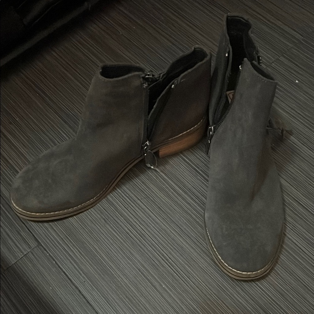 Blondo waterproof Stylish Gray Ankle Boots